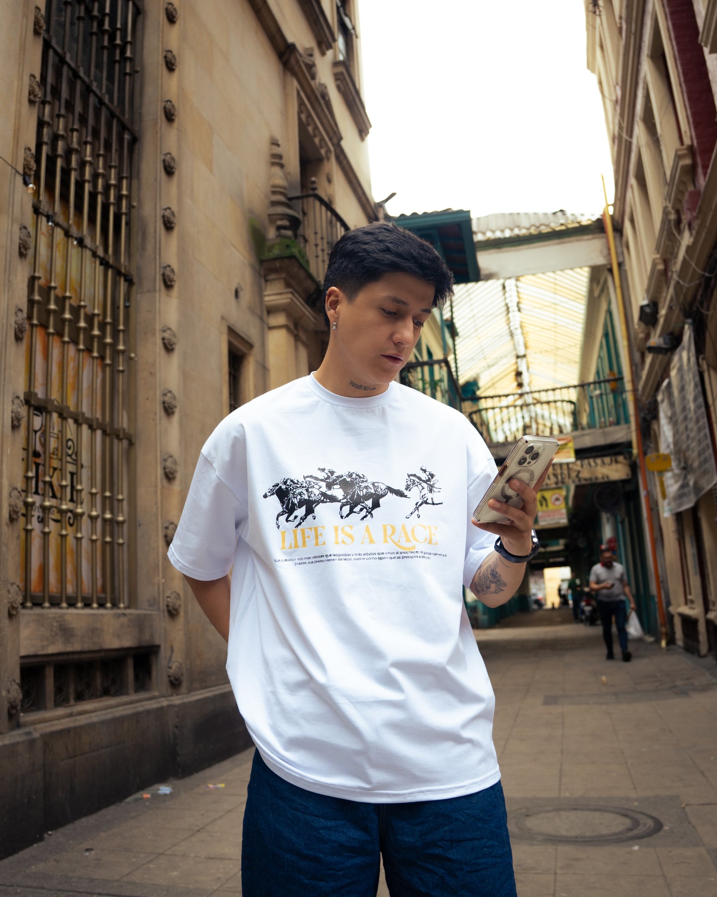 Camiseta oversize LIFE IS A RACE