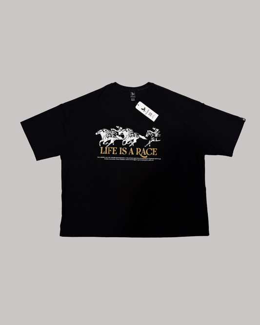 Camiseta Oversize LIFE IS A RACE Negra